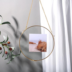 Cadre photo rond en verre transparent finition or brillant pour photos, fleurs pressées et fleurs séchées, décoration murale pour la maison et le bureau - Product Image 1