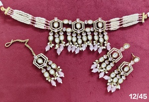 Conjunto de Collar de Perlas de Lujo, Chapado en Oro, Joyería Geométrica para Novia con Pendientes y Maang Tikka - Product Image 4