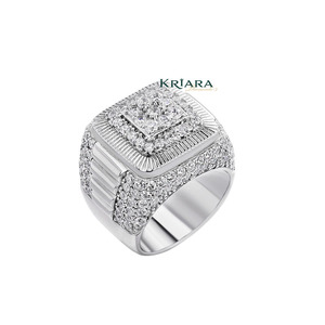 Bague signet pour homme en argent 925 avec diamants de laboratoire taille brillant rond pour un usage quotidien - Product Image 1
