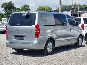 Silver 2019 Starex, Furgoneta de Pasajeros Usada, Diésel, 5 Pasajeros, MPV, 5 Puertas, para Transporte Familiar, Auto Usado Coreano, Auto de Segunda Mano - Product Image 2