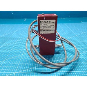Débitmètre numérique HORIBA STEC SEF-8240SL-UC-VM01 d'occasion – Pièces détachées d'équipement semi-conducteur ancien - Product Image 1