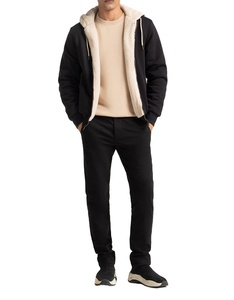 Sudadera Ligera con Capucha, Tejido Transpirable y Ajuste Cómodo - Product Image 3