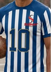 Camiseta de Fútbol a Rayas Azules y Blancas para Hombre, Número 10, Manga Corta, Cuello Redondo, Transpirable, de Poliéster, Corte Regular - Product Image 2