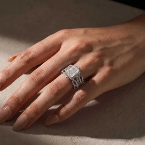 Bague de fiançailles et de mariage en moissanite 925 de 3,5 carats, taille radiant, plaquée or, en argent sterling, alliance ouverte unique pour femme, Inde. - Product Image 3