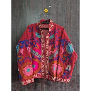 Veste pour femme de luxe, bohème, style Suzani, matelassée, respirante, en velours floral, réversible, brodée, faite main, vintage - Product Image 5