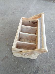 Porte-bouteilles en bois personnalisé avec ouvre-bouteille pour les fêtes de bar - Product Image 3