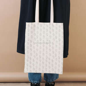 Bolso Lateral Moderno y Elegante con Estampado Floral para Mujer, Hermoso, Duradero y Sostenible, Bolsos de Mano con Estampado en Bloque - Product Image 2