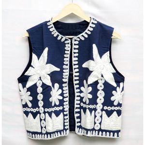 Chaleco Tradicional Hecho a Mano de Algodón, Bordado Floral Rajastaní, Transpirable, Ecológico, Cuello en V, Manga Corta, Chaqueta Premium - Product Image 1
