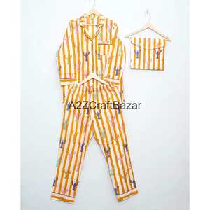 เสื้อผู้หญิงสไตล์โบฮีเมียนลายดอกไม้โรแมนติก ผ้าฝ้าย 100% แขนสั้น ปกคอเสื้อพับได้ ปิดด้วยเชือกผูก ระบายอากาศได้ดี แห้งเร็ว เหมาะสำหรับฤดูหนาว เนื้อผ้านุ่ม - Product Image 1