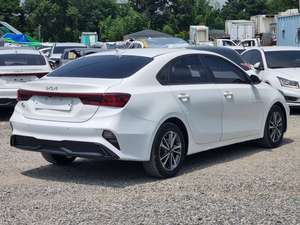 White for K3 Forte 2022 Gasoline Sedan Used Car 5 Seat Automatic Left Steering Dark Interior Rear <b>Camera</b> Urban Commuter Korean - Product Image 2