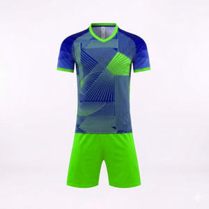 Tenues de football personnalisées pour hommes : Créez votre propre maillot, short et logo – Uniformes de football confortables et personnalisés – Dernier design sur mesure - Product Image 5