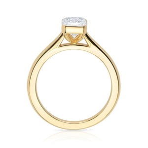 Bague de fiançailles en or jaune avec diamant de laboratoire taille émeraude 1,75 carat, sertie clos, solitaire, pour mariage, bijoux fins, vente en gros - Product Image 6