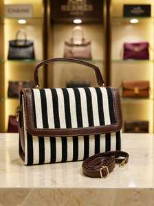 Sac à main structuré intemporel de couleur unie avec poignée supérieure, fermeture à bouton-pression, en mélange de coton et cuir PU, nouvelle mode - Product Image 2