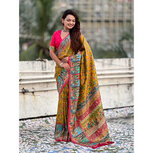 Sari Darbari en Amarillo Mostaza, Seda Viscosa Pura con Estampado Posicional para Vestidos de Cóctel - Product Image 2