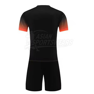 Ensemble d'uniformes de football durables et abordables avec tissu à séchage rapide, conçu pour un confort amélioré et une meilleure évacuation de la transpiration pendant les matchs - Product Image 2