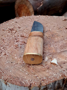 Couteaux et accessoires médiévaux de dernière conception, lame en acier Damas, manche en bois de frêne, couteaux Viking Pukko Birka forgés à la main - Product Image 4