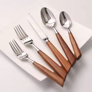 Ensemble de couverts de luxe en métal avec manche en bois, ustensiles de cuisine élégants en acier inoxydable (cuillère, fourchette, couteau) - Product Image 3