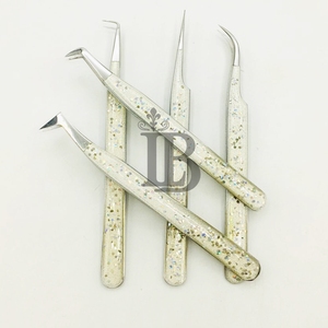 Juego de Pinzas para Extensión de Pestañas con Acabado Brillante en Color Blanco, Pinzas para Pestañas de Alta Calidad Antideslizantes y Sostenibles a Bajo Precio - Product Image 1