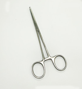 Pinces hémostatiques Birketh 190 mm droites en acier inoxydable, ensemble d'instruments chirurgicaux certifiés CE, manuel, Classe I - Product Image 3