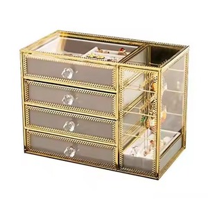 Élégant Organisateur de Bijoux en Verre et Métal pour Rangement de Bagues, Boucles d'Oreilles et Colliers, Idéal pour la Décoration Intérieure - Product Image 3