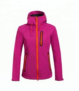 Chaqueta impermeable Softshell, logotipo personalizado al aire libre de alta calidad, tamaño, chaqueta de carcasa suave de color para mujer 2025 - Product Image 1