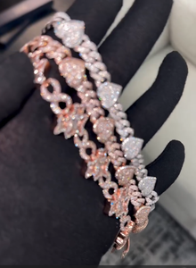 กำไลข้อมือรูปหัวใจลายดอกไม้แบบยูนิเซ็กซ์ ทองแท้ เพชรธรรมชาติ โรสโกลด์ เครื่องประดับชั้นดี สำหรับเพชรทรงกลมเจียระไนแบบบริลเลียนท์และแฟนซีที่ได้รับการรับรอง - Product Image 3