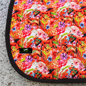Tapis de selle pour cheval de haute qualité, motif floral orange par sublimation, excellente qualité, tapis de selle pour l'équitation, usage polyvalent - Product Image 6