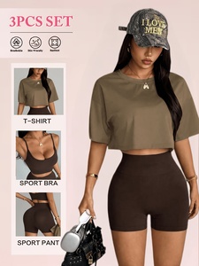 Ensemble de yoga élégant Atlaset trois pièces pour femme – Tenue de sport sans couture avec leggings taille haute, soutien-gorge de sport et veste – Conception personnalisée OEM ODM - Product Image 4