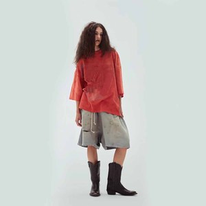 Camiseta gráfica extragrande con efecto lavado ácido, estilo urbano de verano, manga corta, de algodón negro para mujer. - Product Image 1