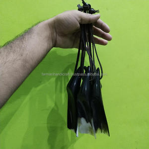 Cuchara para Zapatos Hecha a Mano con Cuerno Natural de Toro y Cordón de Cuero, Duradera y al Mejor Precio - Product Image 6