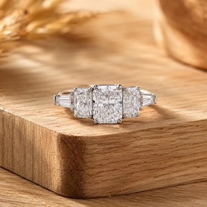 Bague de fiançailles en or massif 10K 14K 18K avec diamant de laboratoire radiant certifié IGI, couleur DEF, clarté VS VVS, cinq pierres, bague de promesse - Product Image 2