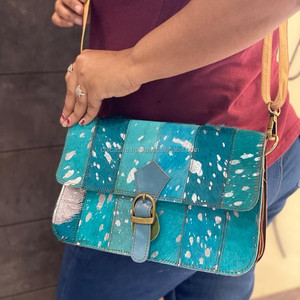 Nuevo diseño de pelo metálico en cuero reciclado Sling Bag Gypsy Real cuero genuino Vintage hecho a mano estilo occidental monederos de vaquera - Product Image 4