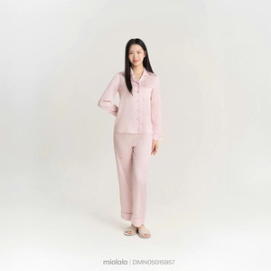 Conjuntos de ropa de estar para mujer personalizados - OEM Clásico / Pijamas / Ropa de descanso con etiqueta entallada / Cuello vuelto de satén regular - Product Image 2