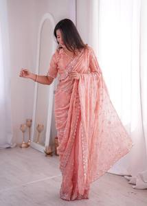 Sari de créateur : L'élégance redéfinie – Sari de soirée moderne réversible dans une teinte saisissante avec de riches détails - Product Image 5