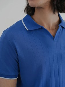 Chemise en tricot bleue pour homme, manches courtes, coupe classique, logo sur le devant, confortable, décontractée, couleur unie, col rond - Product Image 4