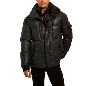 Blouson matelassé noir en similicuir avec un design double couche, qualité supérieure, style streetwear, col montant, chaud et confortable. - Product Image 6