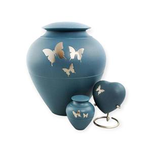 Urne funéraire décorative en forme de papillon bleu doux pour adulte, avec urne souvenir en forme de cœur assortie - Product Image 1