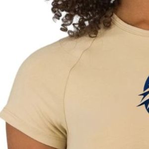 Camiseta deportiva beige ajustada para mujer, para gimnasio, fitness, yoga, entrenamiento, atlética, transpirable, de alto rendimiento. - Product Image 6