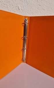 Carpeta de cuero PU de 4 anillos de tamaño A4 estándar en carpeta de anillas de cuero PU naranja - Product Image 3