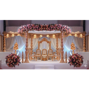 Grand Mandap de mariage sur mesure avec piliers en bois faits à la main, Mandap traditionnel indien pour Vivah avec arches décoratives, Décoration de Mandap - Product Image 1
