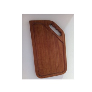 Planche de travail en bois artisanale pour la préparation des ingrédients frais, la planification des repas, la découpe, le hachage et l'assemblage des aliments - Product Image 2