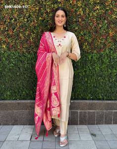 Kurti-Pant de Seda Romana de Primera Calidad con Trabajo Artesanal, Listo para Usar, Color Crema, con Dupatta, Suministro al por Mayor, Exportador Mundial - Product Image 5