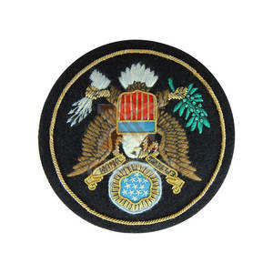 Badges brodés à la main personnalisés en tissu durable pour vêtements, marque privée - Product Image 4