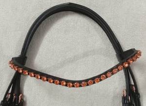 Harnais en cuir pour cheval avec rembourrage rose et strass or rose, qualité supérieure, fabricant et fournisseur d'équipements équestres. - Product Image 5