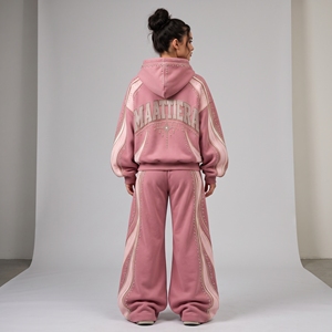 Conjunto Deportivo Rosa con Pedrería para Mujer, Sudadera Holgada con Capucha, Pantalones Deportivos de Pierna Ancha, Paneles en Contraste, Ropa Urbana Personalizada - Product Image 2