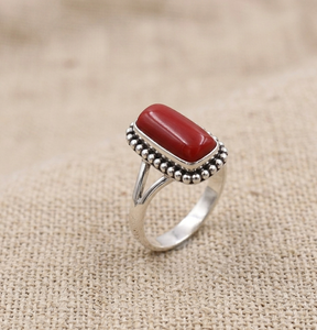 Bague en argent sterling 925 pur avec pierre précieuse en corail rouge naturel pour femmes, plaquée or rose et or jaune, bijoux vintage faits à la main pour elle - Product Image 1
