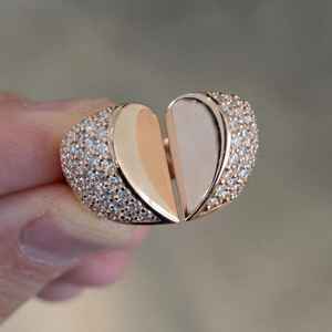 Bague en or massif 14 carats pour femme, sertie de diamants ronds cultivés en laboratoire, en forme de cœur 3D, style moderne, pavée, cadeau de fiançailles pour elle et moi - Product Image 1