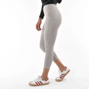Women High Waisted <b>Capri</b> <b>Leggings</b> Polyamide Seamless Sport Stretchy Opaque Fitness Yoga Pants with Pocket for Gym Running - Product Image 3