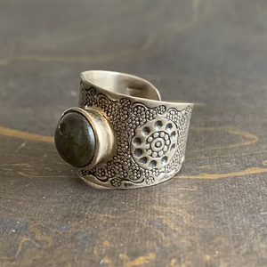JAIPUR SILVER Designer Boho <b>Labradorite</b> Gemstone <b>Ring</b> 7.3 Grams Fine Jewelry for Unisex Everyday Wear - Product Image 2