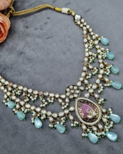 Luxury Pear Shape Uncut Stone Kundan <b>Necklace</b> With Earrings And Mangtika Traditional Ethnic Party Wear Jewellery Set Collections - Product Image 2
